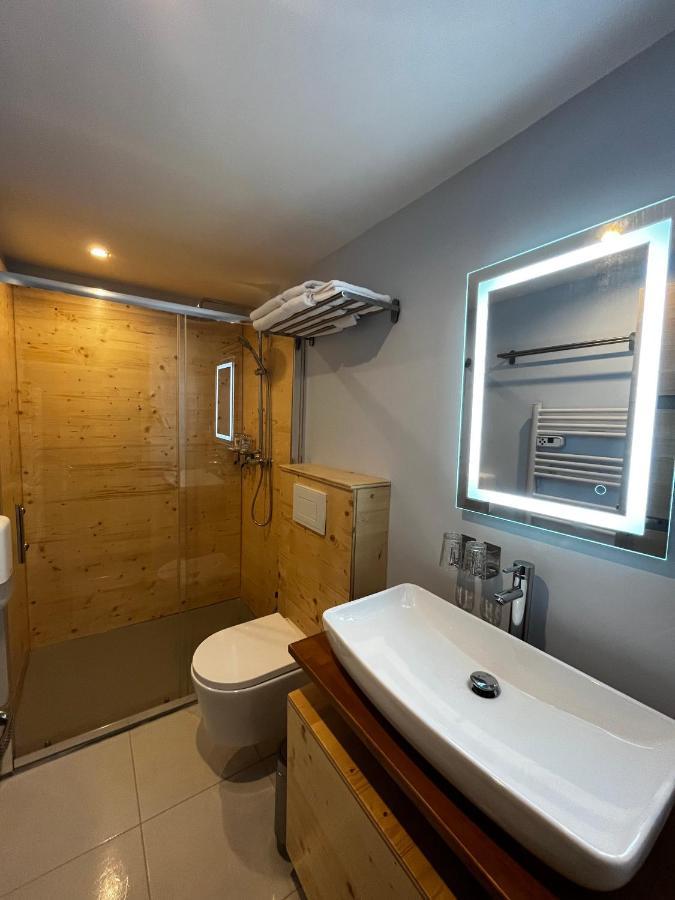 9Wagram Hotel Boutique Le Mans Exterior photo