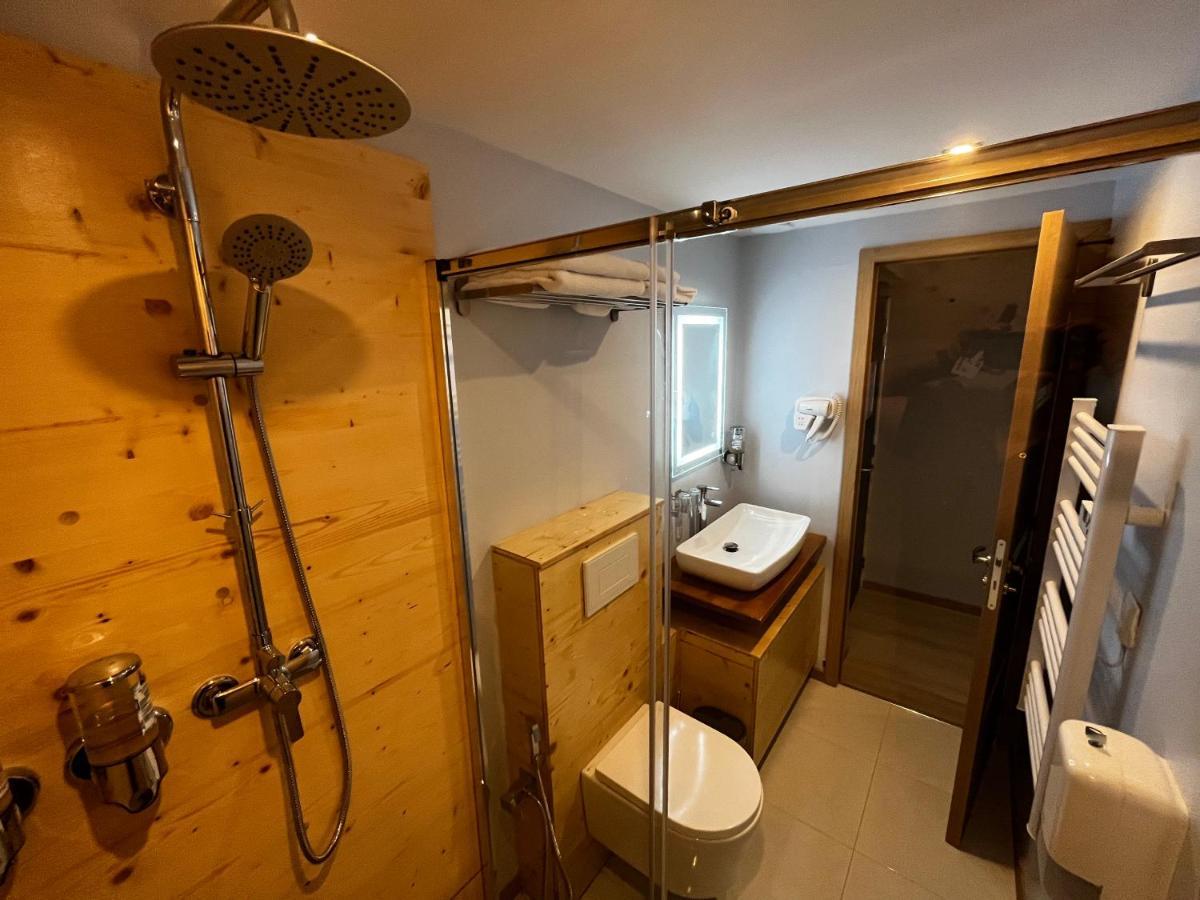 9Wagram Hotel Boutique Le Mans Exterior photo