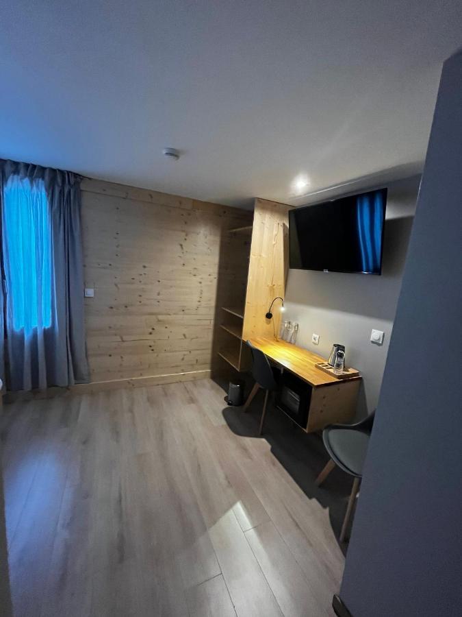 9Wagram Hotel Boutique Le Mans Exterior photo