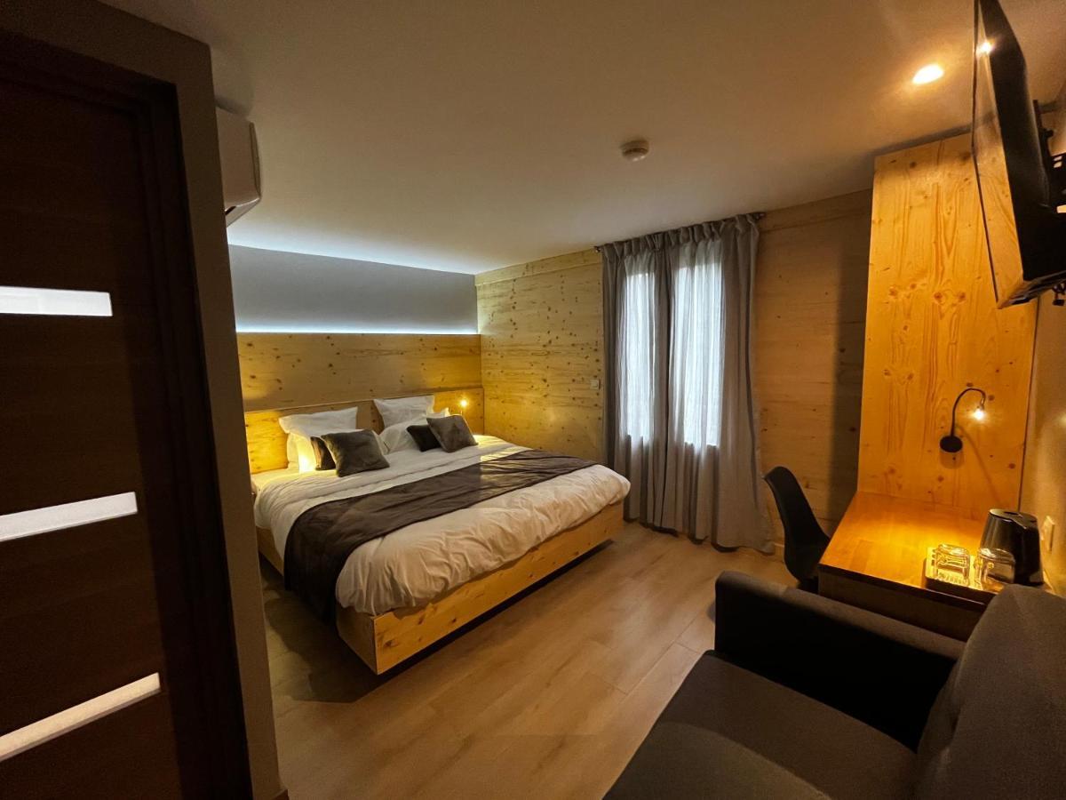 9Wagram Hotel Boutique Le Mans Exterior photo